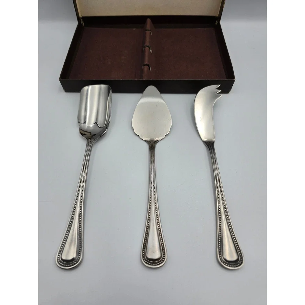 CHEESERVS Set 3 Piece Cheese Serving Utensils Silver‎ Tone Boxed